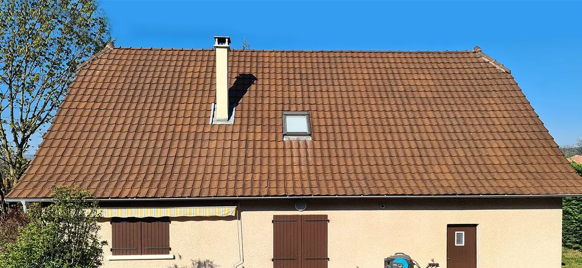 Nettoyage et démoussage de toiture à Bourgoin-Jallieu